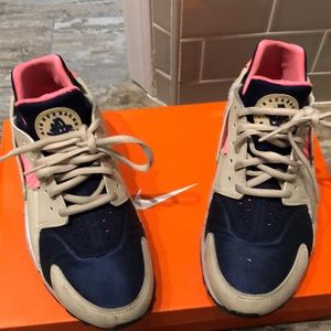 Nike air huarache by Nike